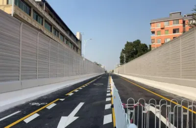 1,800 meters of full-metal acoustic noise barriers with H-steel posts installed on the Shiqiao Bridge retrofit project in Guangzhou