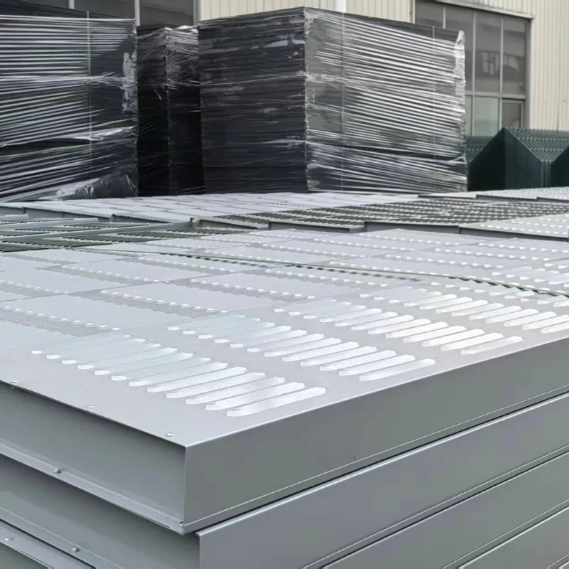 Metal noise barrier